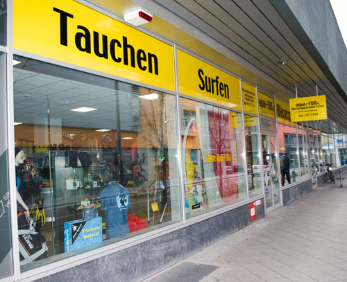 Umzug in neuen größeren Laden in der Lachsgasse in Erfurt