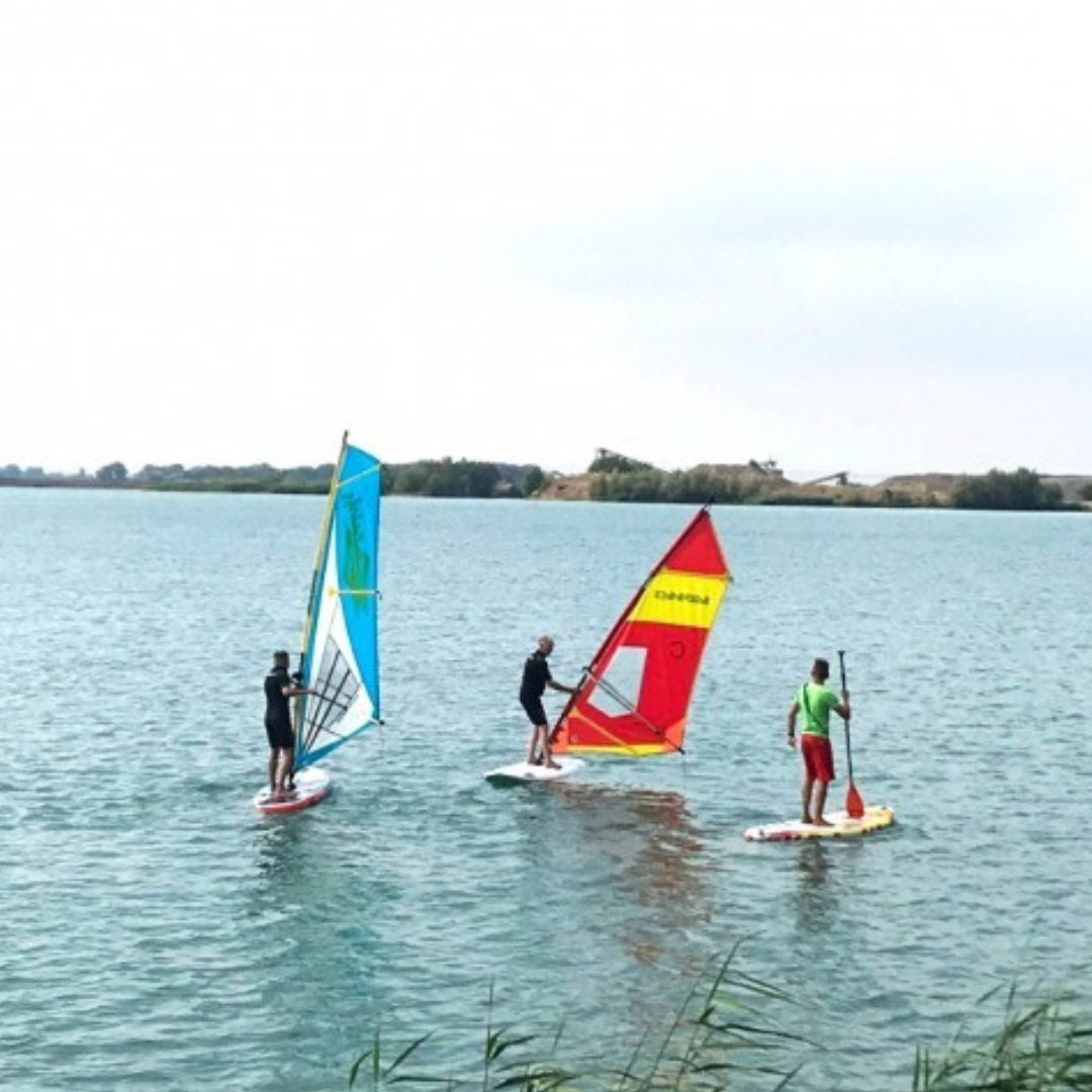 Windsurfen richtig erlernen - dafür ist der Einsteigerkurs von aqua-FUN perfekt für Dich geeignet