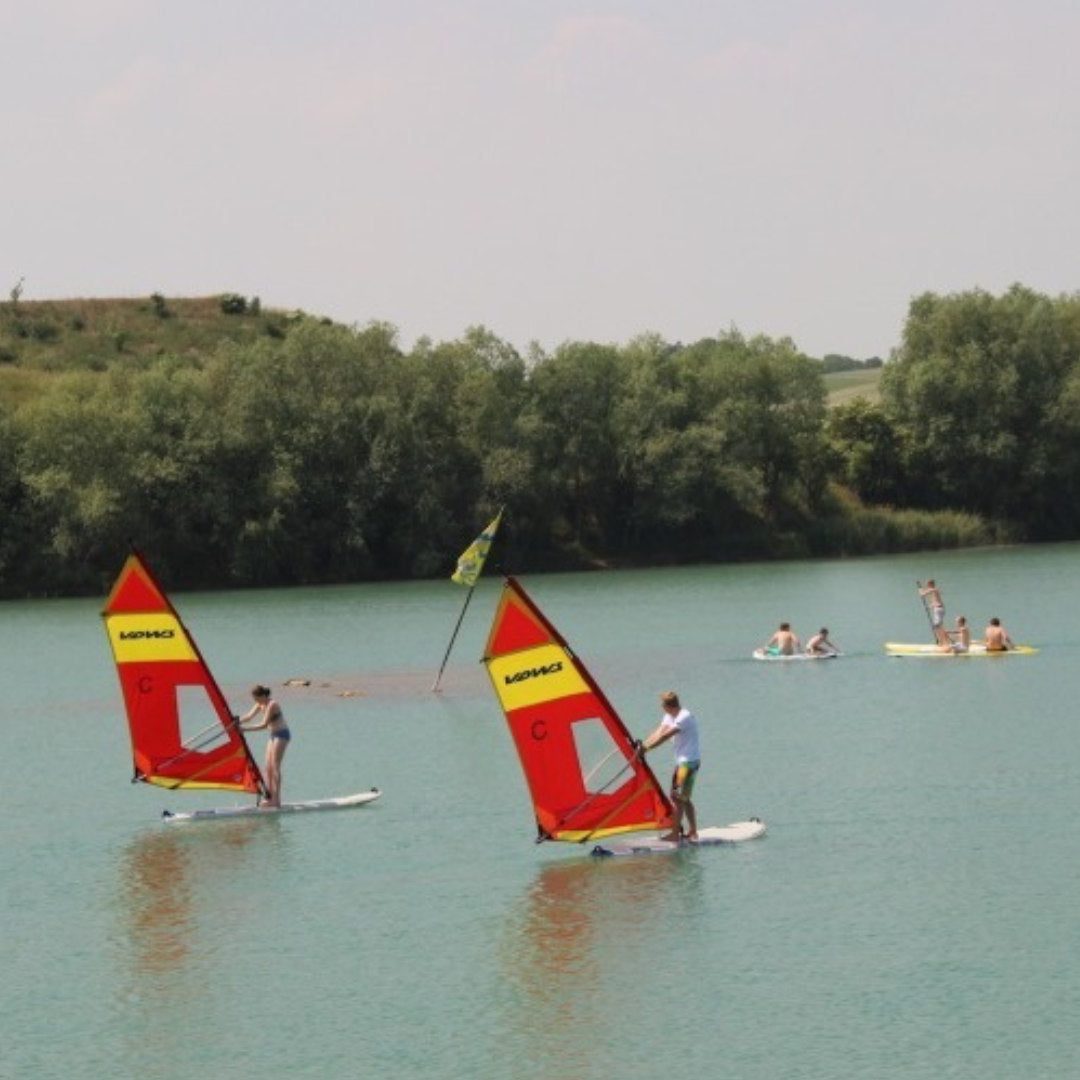 Windsurfen einfach unter Anleitung probieren hier bei uns am aqua-FUN Wassersportcenter am Alperstedter See