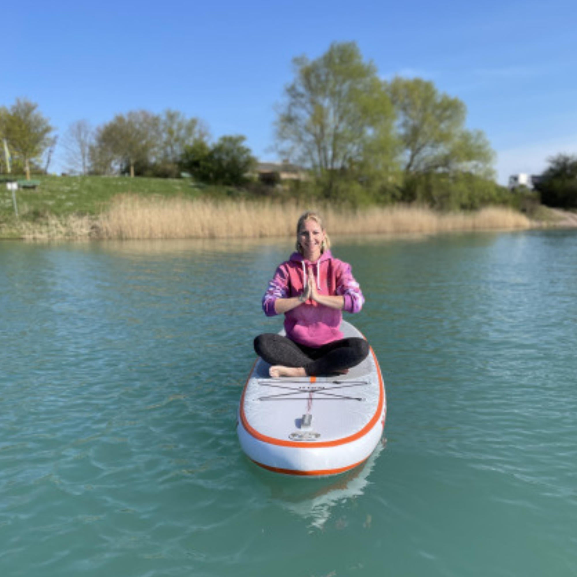 Yoga auf dem SUP mit Nadine